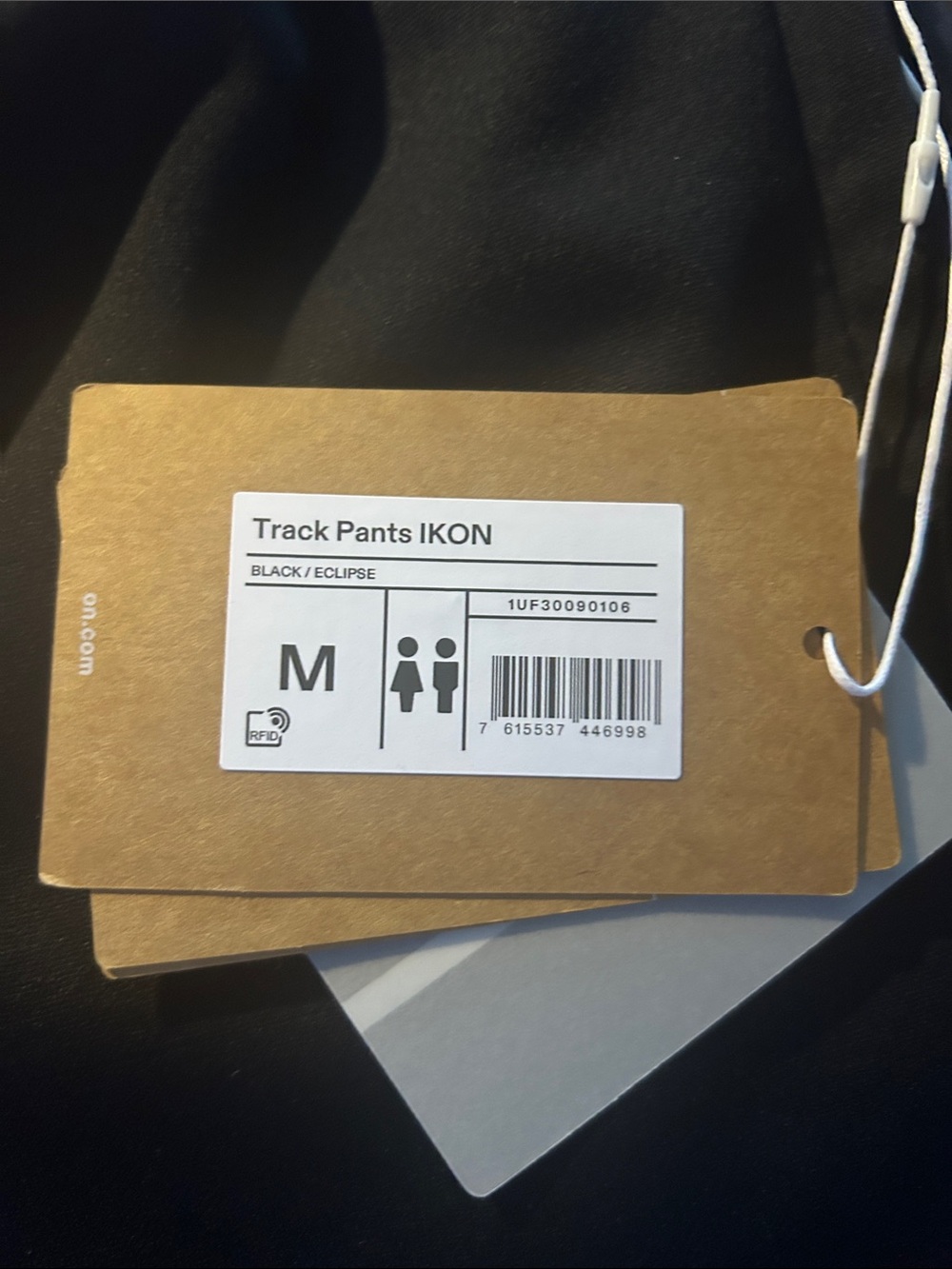 On Running Black track IKON pants wirh grey side panels - Picture 2 of 4